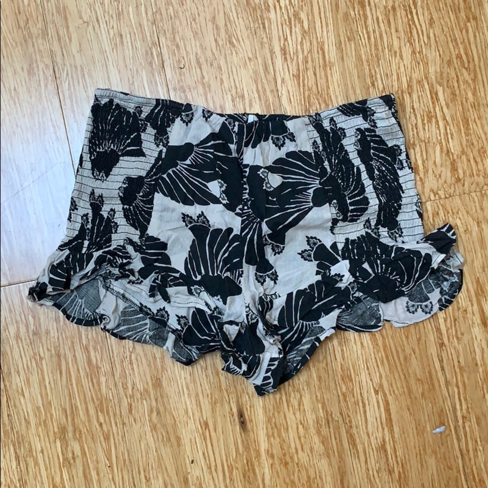 Free people - women’s shorts - L